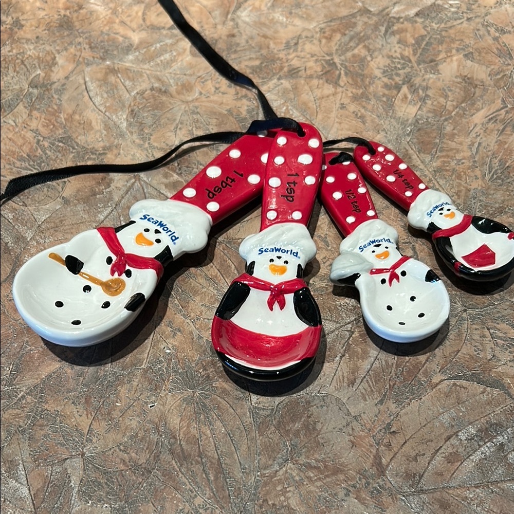 SeaWorld Vintage Penguin Chef Measuring Spoons Set